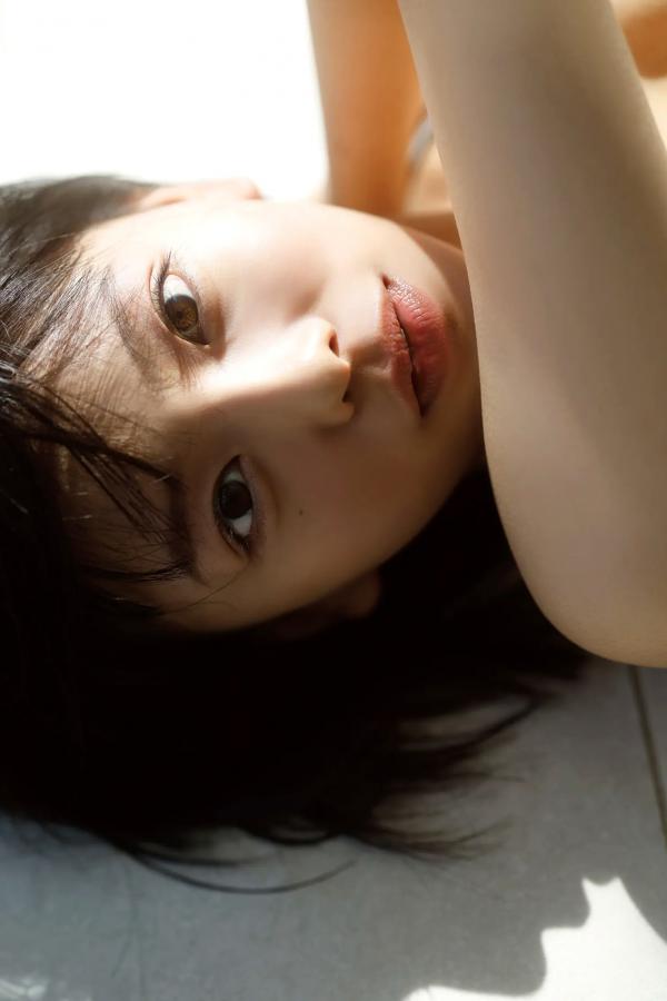   大熊杏優 - 阳光家居白色比基尼清纯性感写真[53P]第24张图片