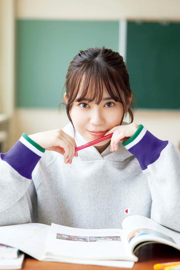    伊達さゆり写真集《あしあと》：清纯治愈系家居与沙滩戏水写真 [109P]第9张图片