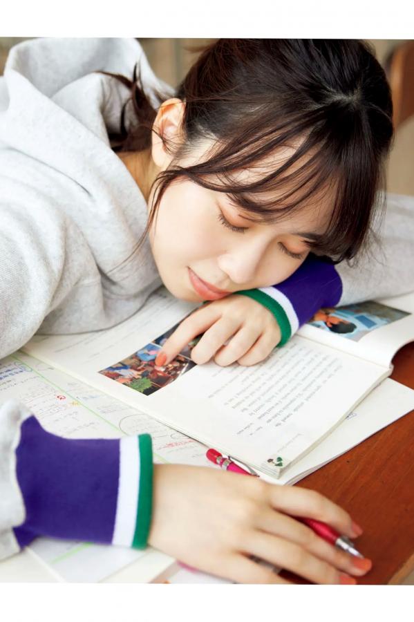    伊達さゆり写真集《あしあと》：清纯治愈系家居与沙滩戏水写真 [109P]第13张图片