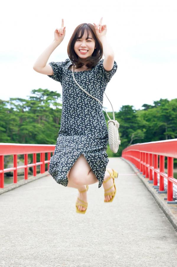    伊達さゆり写真集《あしあと》：清纯治愈系家居与沙滩戏水写真 [109P]第18张图片