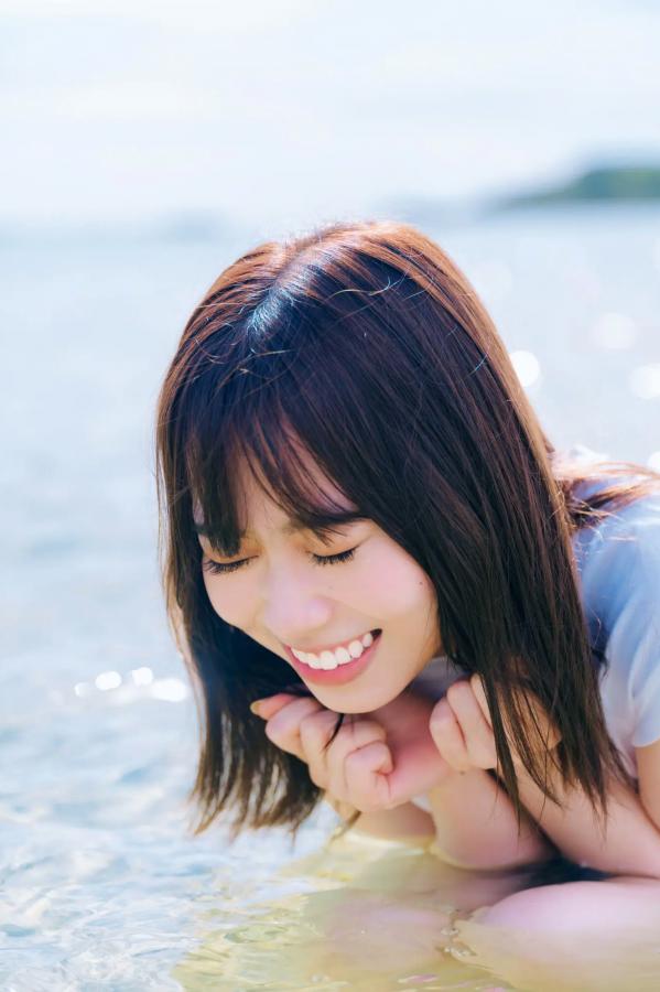    伊達さゆり写真集《あしあと》：清纯治愈系家居与沙滩戏水写真 [109P]第76张图片