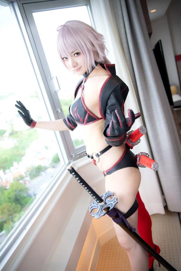    [Cosplay] 尊みを感じて桜井 - FGO黑贞德狂阶泳装性感私房写真 [162P]第1张图片