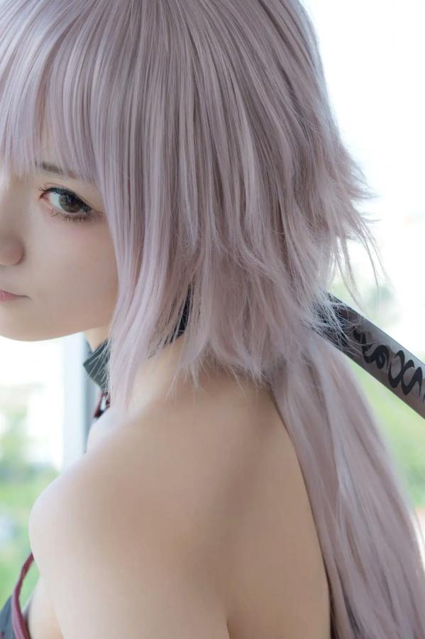    [Cosplay] 尊みを感じて桜井 - FGO黑贞德狂阶泳装性感私房写真 [162P]第24张图片