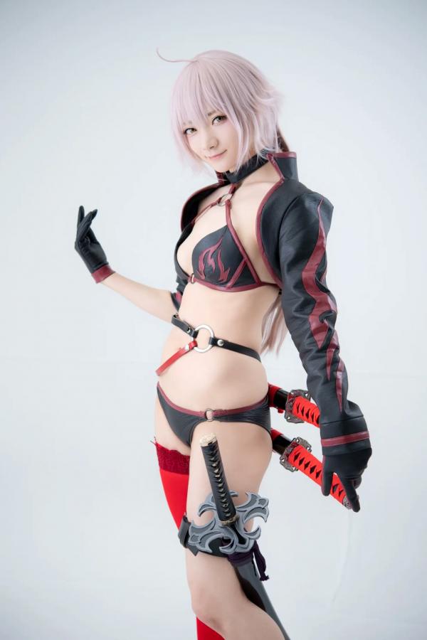    [Cosplay] 尊みを感じて桜井 - FGO黑贞德狂阶泳装性感私房写真 [162P]第57张图片