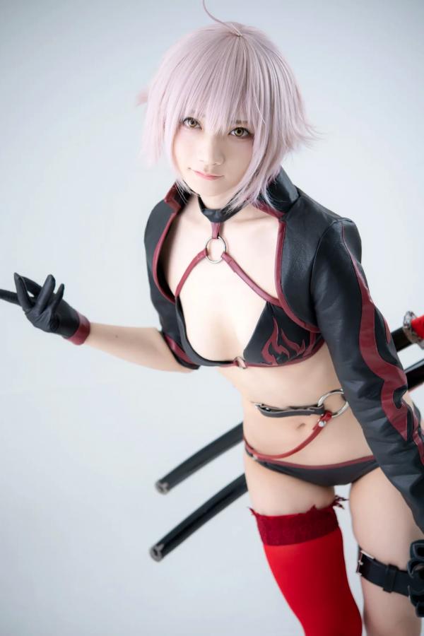   [Cosplay] 尊みを感じて桜井 - FGO黑贞德狂阶泳装性感私房写真 [162P]第61张图片