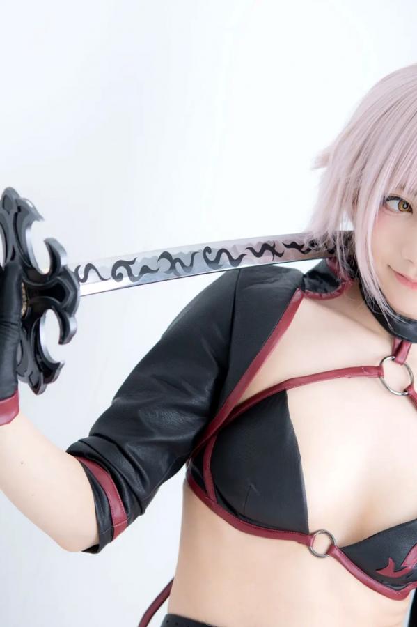    [Cosplay] 尊みを感じて桜井 - FGO黑贞德狂阶泳装性感私房写真 [162P]第74张图片