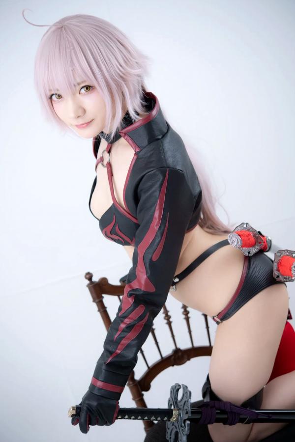    [Cosplay] 尊みを感じて桜井 - FGO黑贞德狂阶泳装性感私房写真 [162P]第94张图片