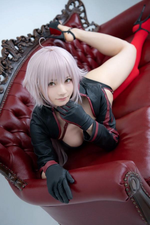    [Cosplay] 尊みを感じて桜井 - FGO黑贞德狂阶泳装性感私房写真 [162P]第110张图片