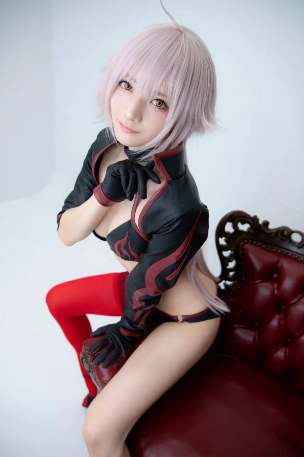    [Cosplay] 尊みを感じて桜井 - FGO黑贞德狂阶泳装性感私房写真 [162P]第121张图片