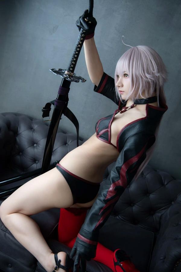    [Cosplay] 尊みを感じて桜井 - FGO黑贞德狂阶泳装性感私房写真 [162P]第127张图片
