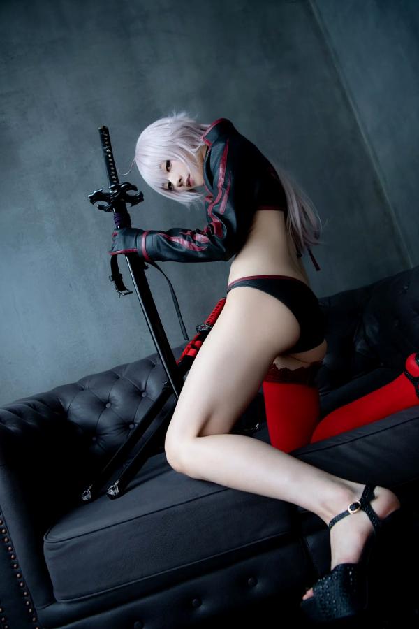    [Cosplay] 尊みを感じて桜井 - FGO黑贞德狂阶泳装性感私房写真 [162P]第134张图片