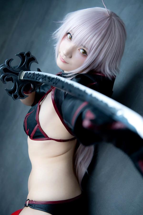    [Cosplay] 尊みを感じて桜井 - FGO黑贞德狂阶泳装性感私房写真 [162P]第141张图片