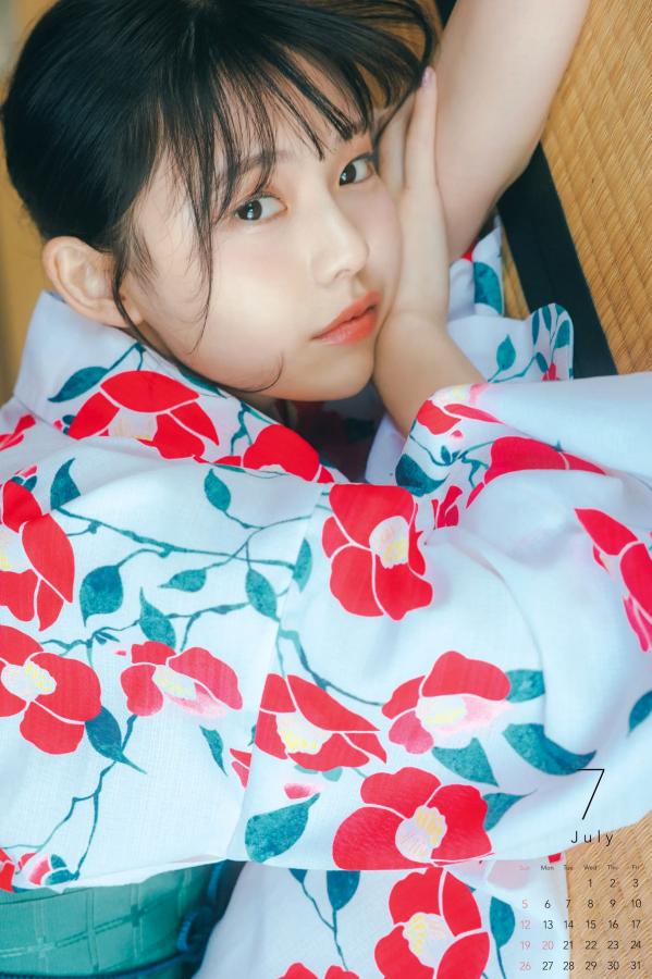   菊地姫奈 - カレンダーブック2026 [29P] 泳池比基尼与和服清新性感写真第6张图片