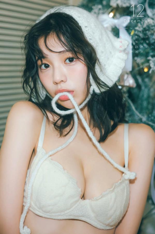   菊地姫奈 - カレンダーブック2026 [29P] 泳池比基尼与和服清新性感写真第13张图片