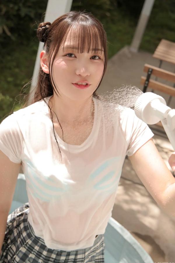   [LOVEPOP] Ume Hyakka 百花梅 Photoset 03 [82P] 清纯校服湿身戏水 蓝白条纹泳衣性感美腿写真第50张图片