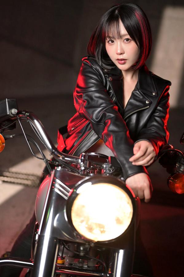   夜道雪 - 酷飒皮衣枪械写真 帅气机车女郎GUN ACTION[45P]第11张图片