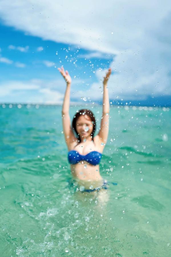   宮田愛萌 - Lilas写真集 [152P]：日本女神浴室湿身私房诱惑与清纯家居写真第10张图片