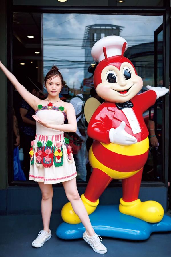   宮田愛萌 - Lilas写真集 [152P]：日本女神浴室湿身私房诱惑与清纯家居写真第20张图片