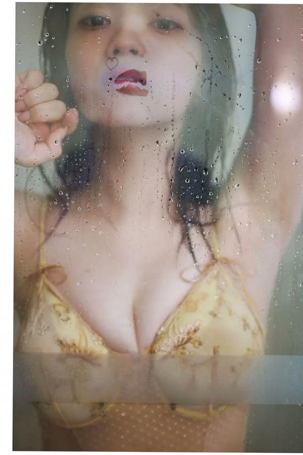   宮田愛萌 - Lilas写真集 [152P]：日本女神浴室湿身私房诱惑与清纯家居写真第29张图片