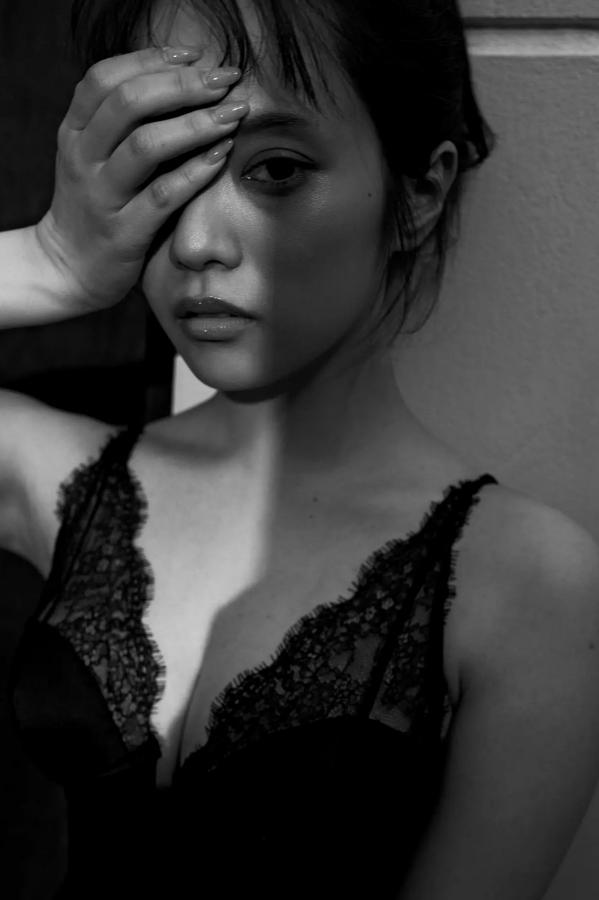   宮田愛萌 - Lilas写真集 [152P]：日本女神浴室湿身私房诱惑与清纯家居写真第104张图片