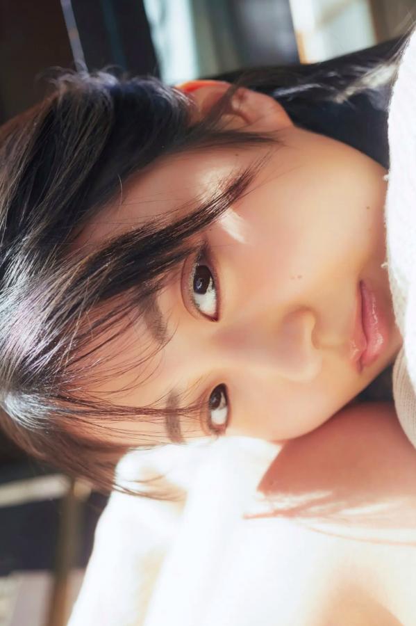   福井梨莉華《二十岁之冬》日系清纯童颜巨乳比基尼家居写真 [76P]第3张图片