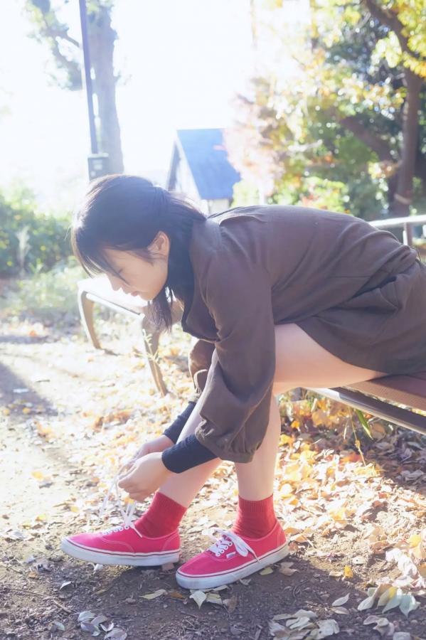   福井梨莉華《二十岁之冬》日系清纯童颜巨乳比基尼家居写真 [76P]第6张图片