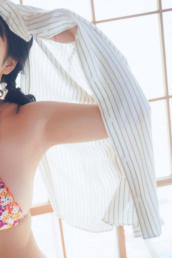   福井梨莉華《二十岁之冬》日系清纯童颜巨乳比基尼家居写真 [76P]第29张图片