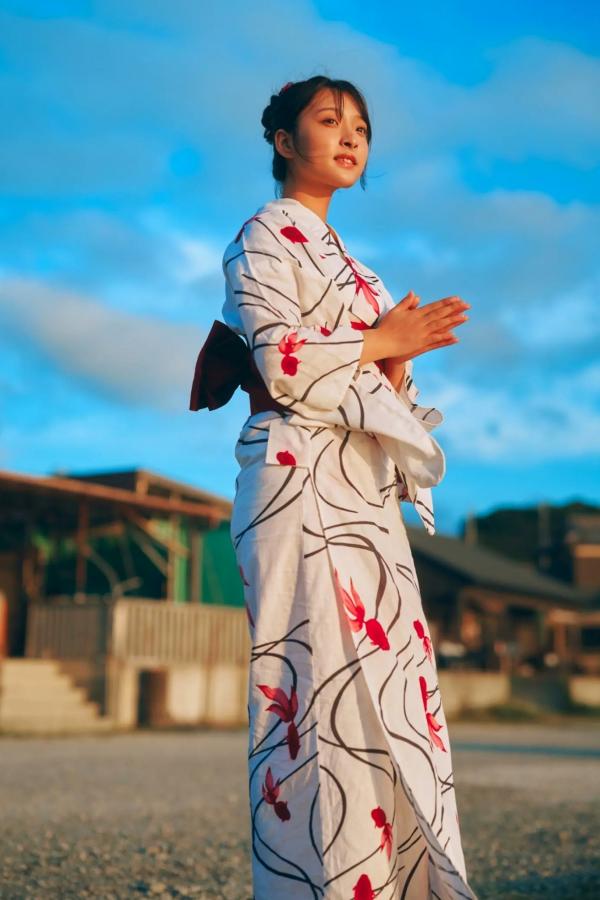   沢美沙樹《美圧天使》海边蓝色比基尼与日式和服风情性感写真 [58P]第40张图片