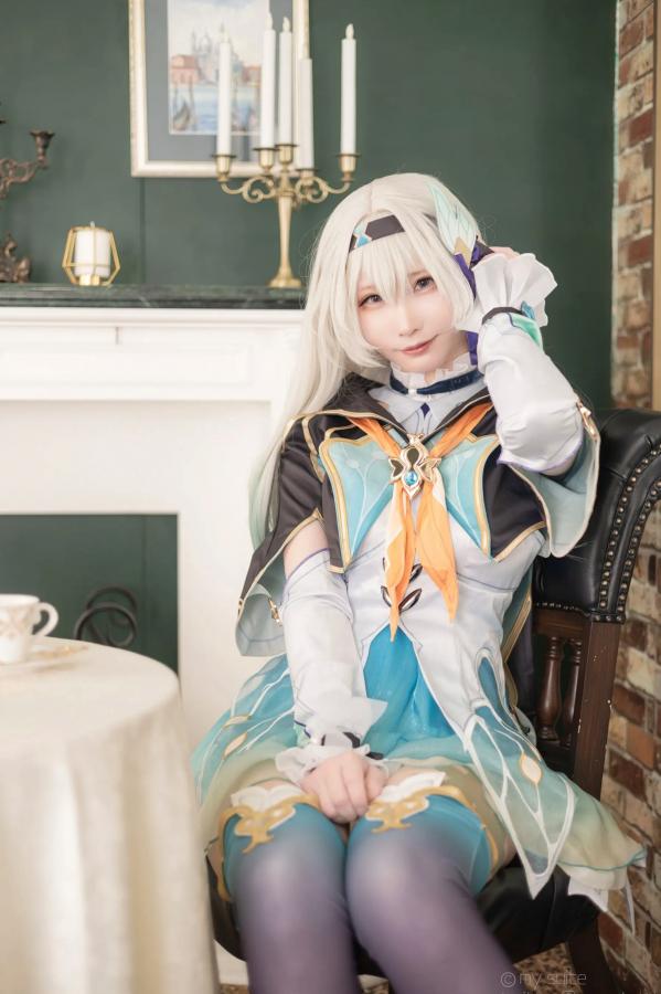   [Cosplay] Atsuki あつき 崩坏星穹铁道银狼流萤兔女郎性感角色扮演写真第5张图片
