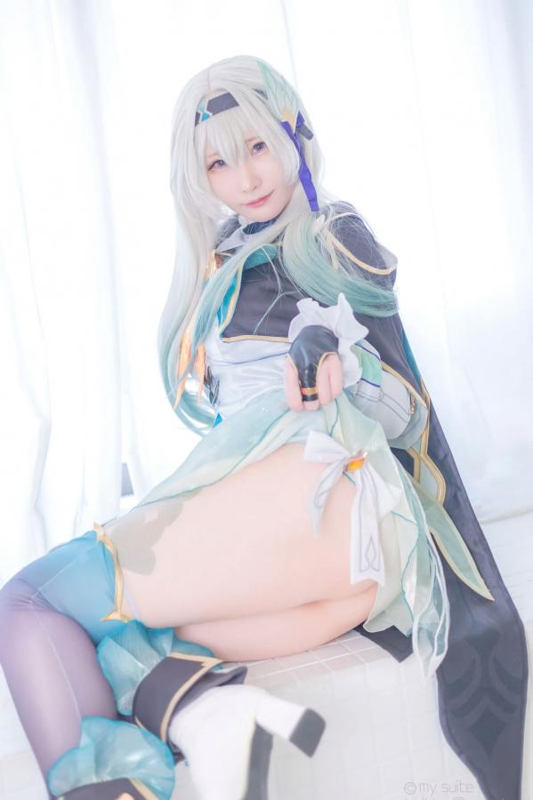   [Cosplay] Atsuki あつき 崩坏星穹铁道银狼流萤兔女郎性感角色扮演写真第28张图片