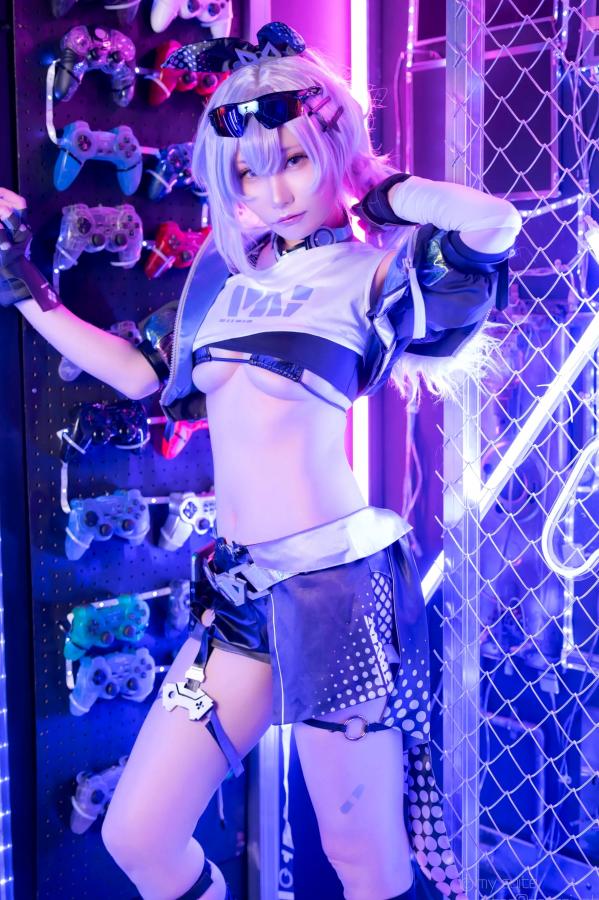   [Cosplay] Atsuki あつき 崩坏星穹铁道银狼流萤兔女郎性感角色扮演写真第43张图片