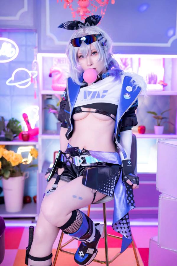   [Cosplay] Atsuki あつき 崩坏星穹铁道银狼流萤兔女郎性感角色扮演写真第44张图片