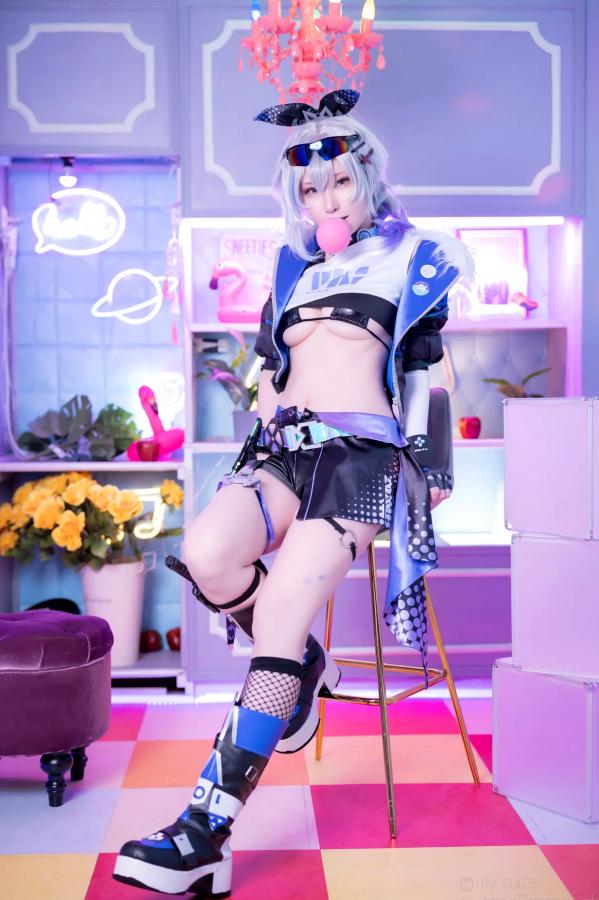   [Cosplay] Atsuki あつき 崩坏星穹铁道银狼流萤兔女郎性感角色扮演写真第45张图片