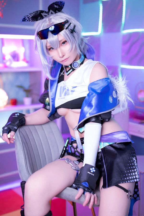   [Cosplay] Atsuki あつき 崩坏星穹铁道银狼流萤兔女郎性感角色扮演写真第51张图片