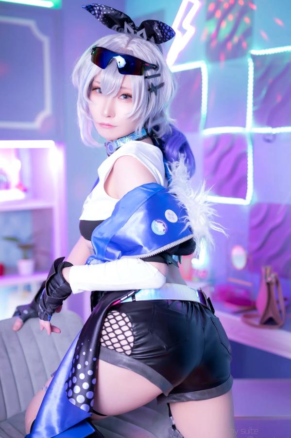  [Cosplay] Atsuki あつき 崩坏星穹铁道银狼流萤兔女郎性感角色扮演写真第57张图片