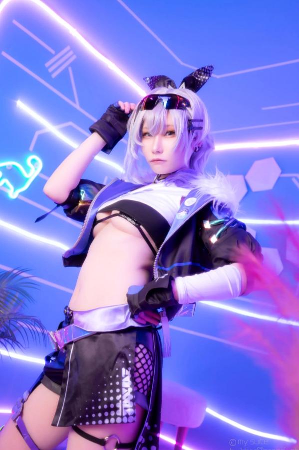   [Cosplay] Atsuki あつき 崩坏星穹铁道银狼流萤兔女郎性感角色扮演写真第62张图片