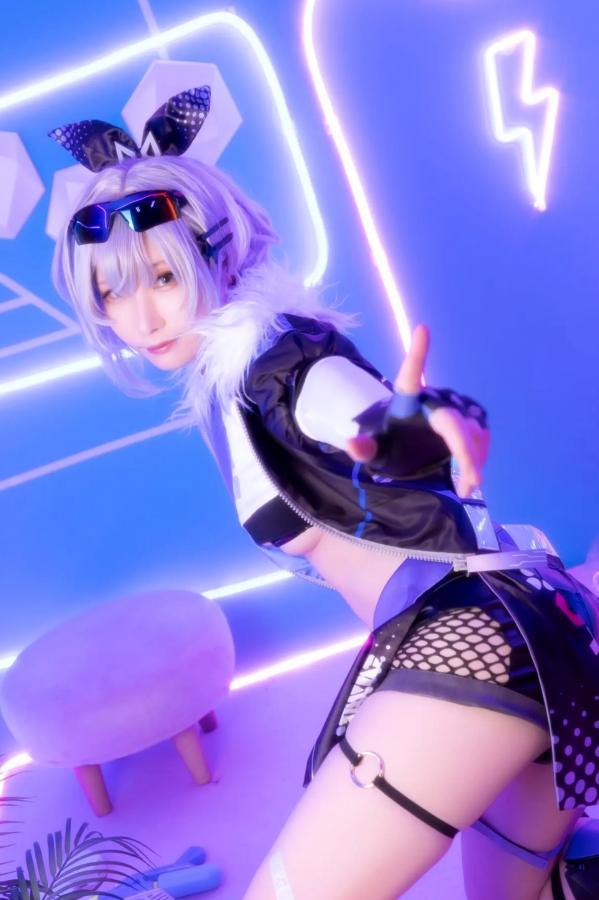   [Cosplay] Atsuki あつき 崩坏星穹铁道银狼流萤兔女郎性感角色扮演写真第69张图片