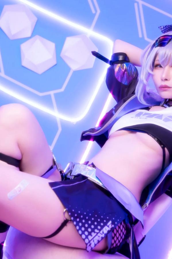   [Cosplay] Atsuki あつき 崩坏星穹铁道银狼流萤兔女郎性感角色扮演写真第75张图片