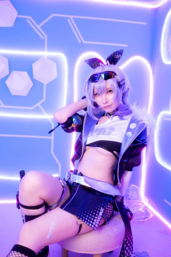   [Cosplay] Atsuki あつき 崩坏星穹铁道银狼流萤兔女郎性感角色扮演写真第76张图片