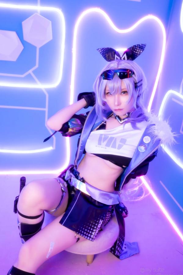   [Cosplay] Atsuki あつき 崩坏星穹铁道银狼流萤兔女郎性感角色扮演写真第77张图片