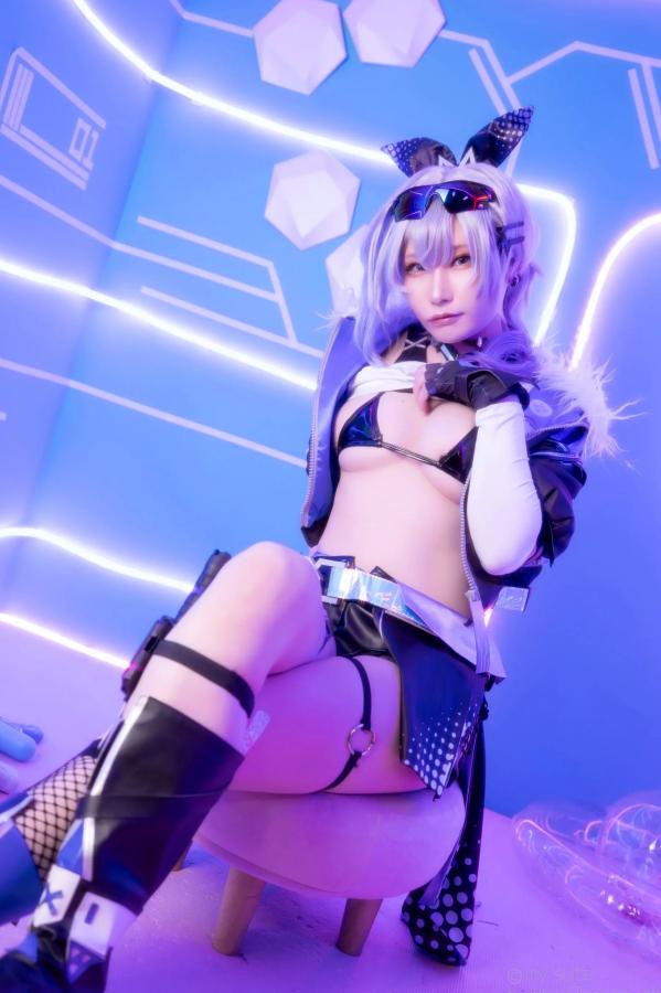   [Cosplay] Atsuki あつき 崩坏星穹铁道银狼流萤兔女郎性感角色扮演写真第83张图片