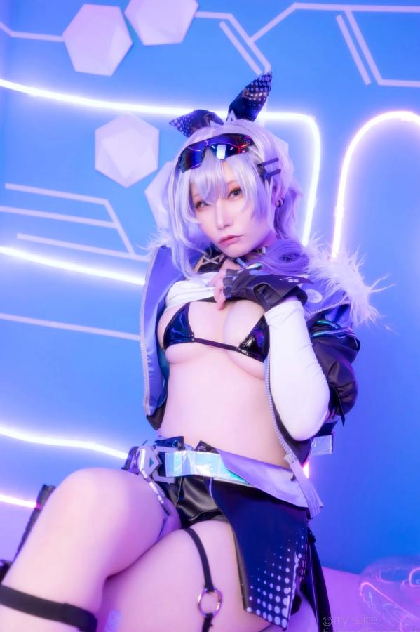   [Cosplay] Atsuki あつき 崩坏星穹铁道银狼流萤兔女郎性感角色扮演写真第85张图片