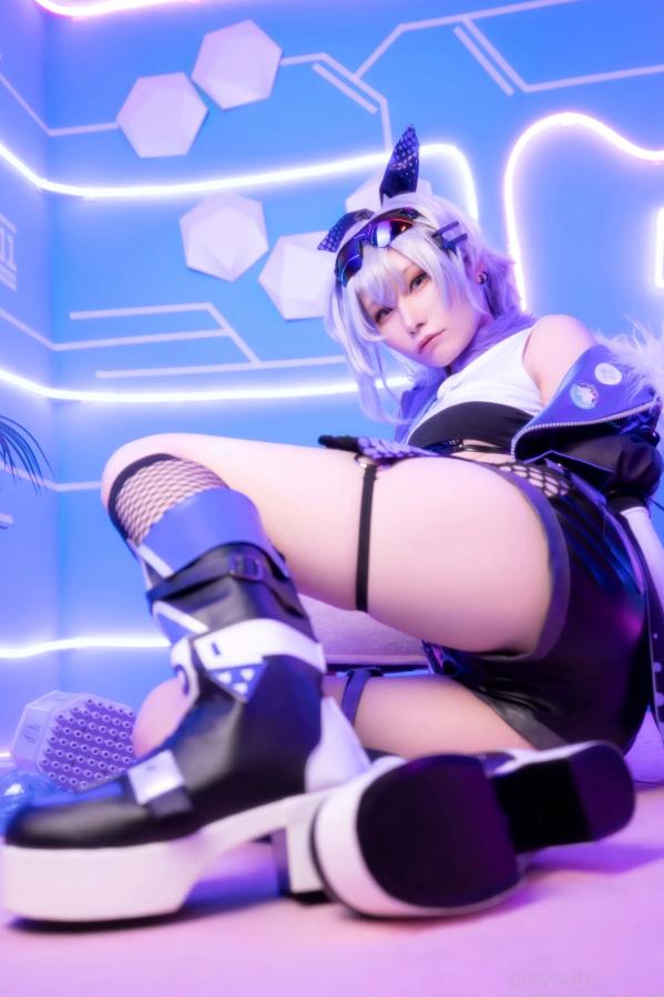   [Cosplay] Atsuki あつき 崩坏星穹铁道银狼流萤兔女郎性感角色扮演写真第92张图片