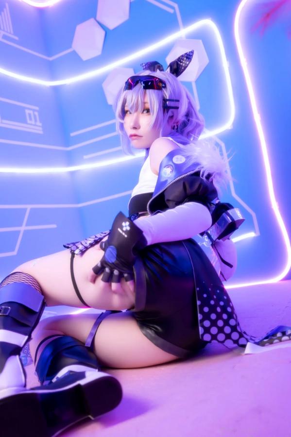   [Cosplay] Atsuki あつき 崩坏星穹铁道银狼流萤兔女郎性感角色扮演写真第95张图片