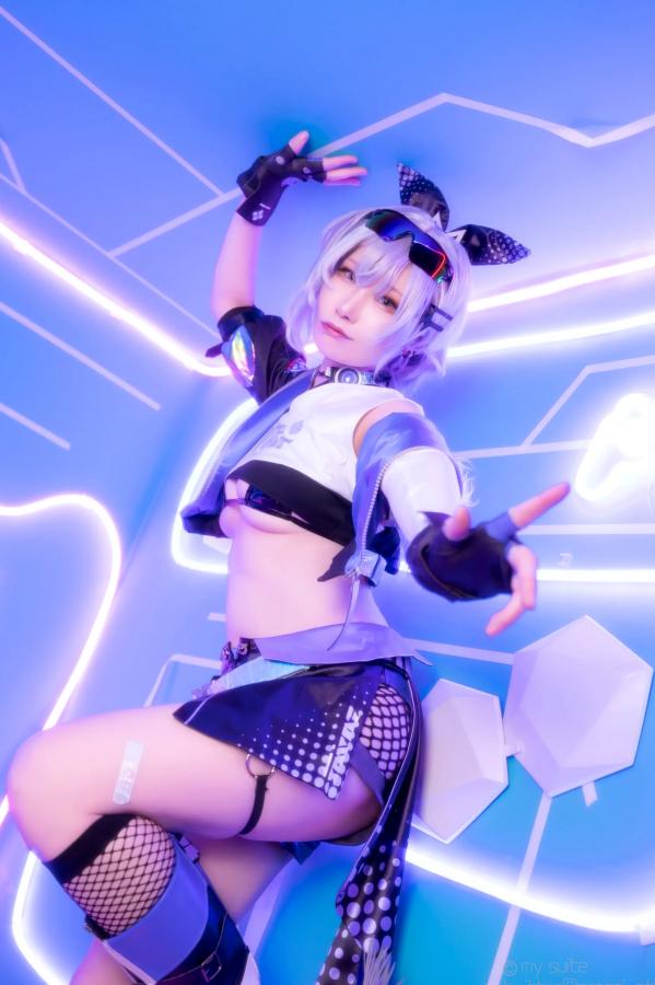   [Cosplay] Atsuki あつき 崩坏星穹铁道银狼流萤兔女郎性感角色扮演写真第110张图片