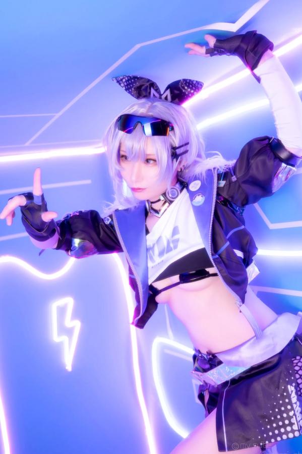   [Cosplay] Atsuki あつき 崩坏星穹铁道银狼流萤兔女郎性感角色扮演写真第112张图片