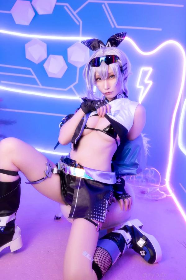   [Cosplay] Atsuki あつき 崩坏星穹铁道银狼流萤兔女郎性感角色扮演写真第115张图片