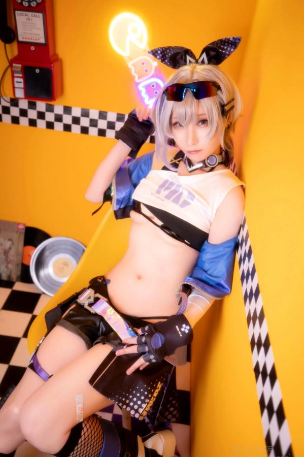   [Cosplay] Atsuki あつき 崩坏星穹铁道银狼流萤兔女郎性感角色扮演写真第132张图片