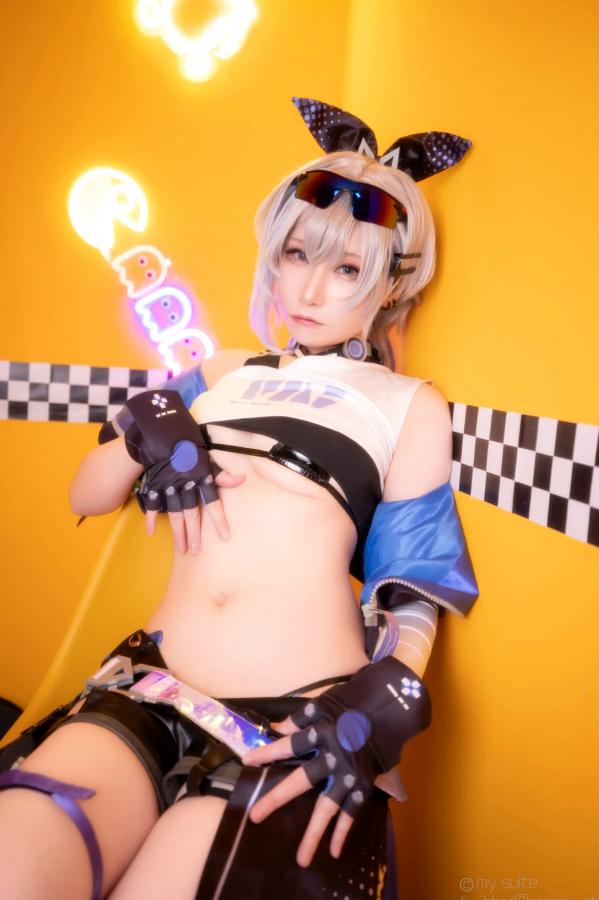  [Cosplay] Atsuki あつき 崩坏星穹铁道银狼流萤兔女郎性感角色扮演写真第134张图片