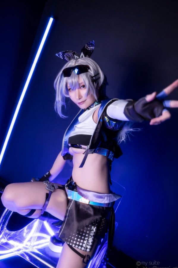   [Cosplay] Atsuki あつき 崩坏星穹铁道银狼流萤兔女郎性感角色扮演写真第139张图片
